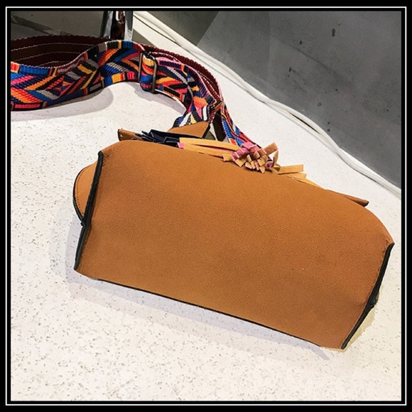 NEW FLORENCE Tassel Bag - Picture 6 of 8